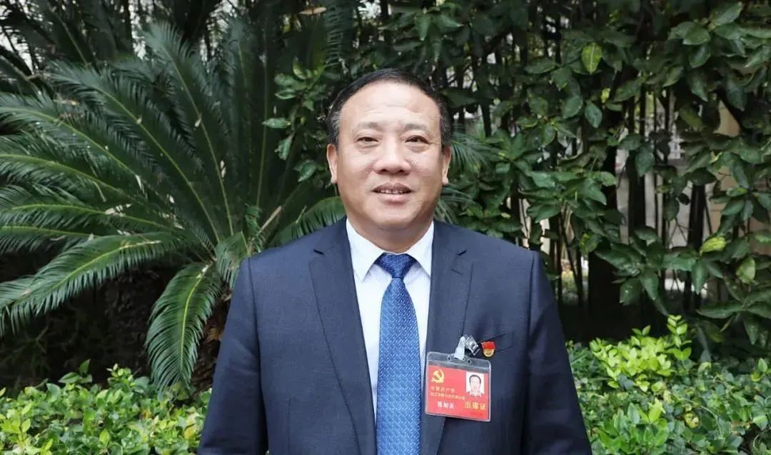 友焜集團黨支部書記、董事長張加友出席中國共產(chǎn)黨枝江第七次代表大會