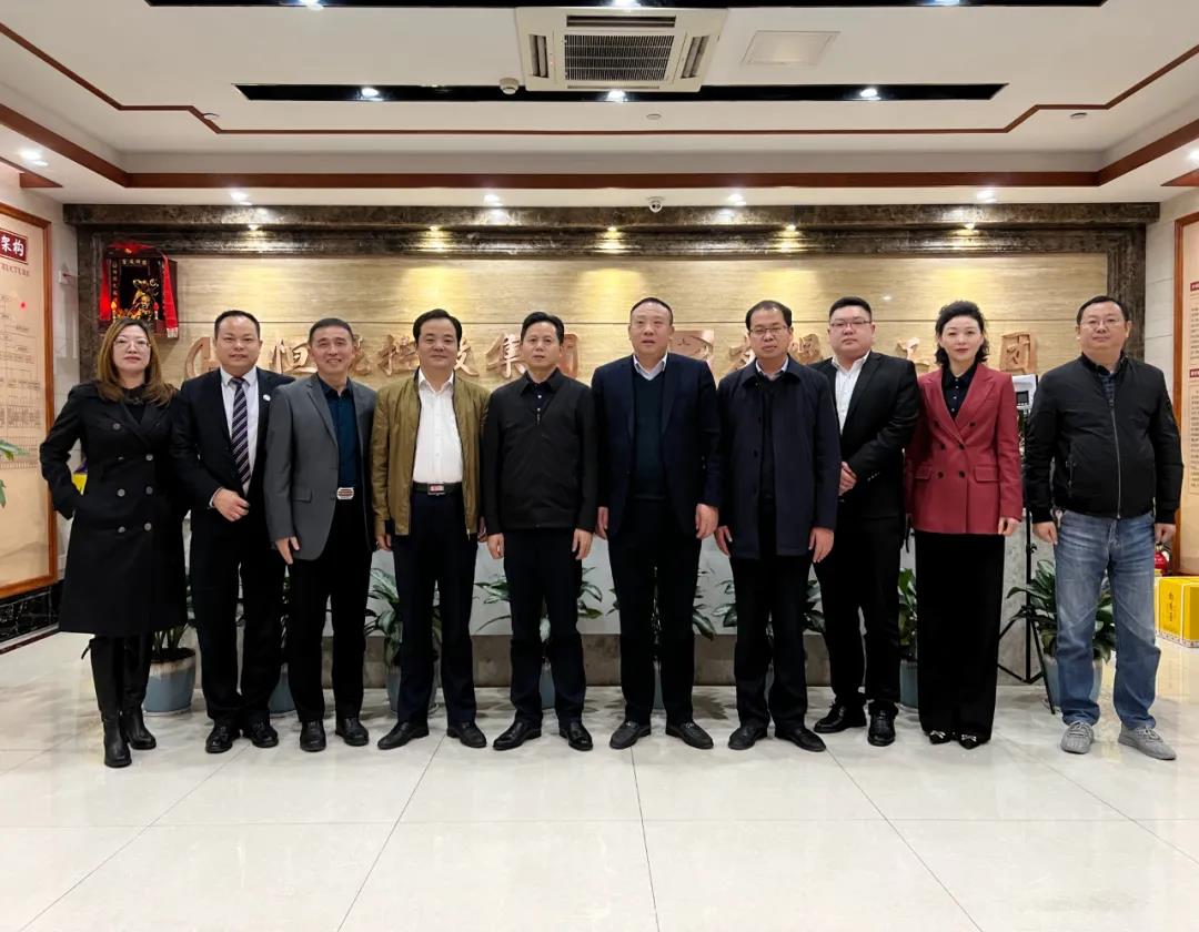 熱烈歡迎枝江市委副書記、市長黃芳帥一行蒞臨我司指導(dǎo)工作